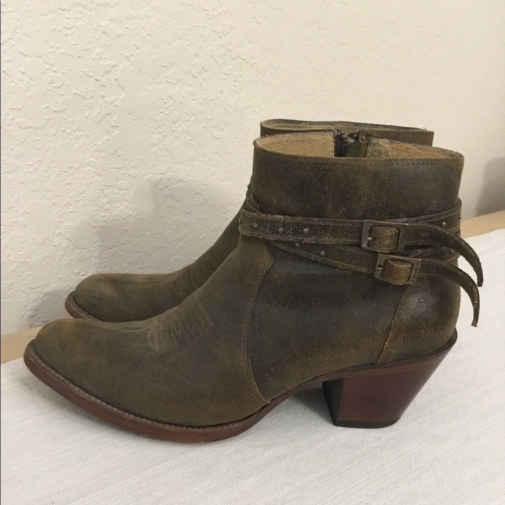 Shyanne ankle boots size 8M